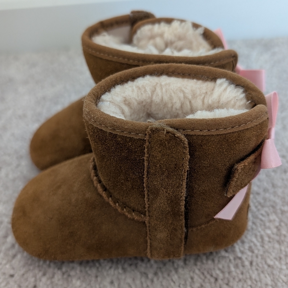 UGG Infant Jesse Bow II Bootie Chestnut Suede Pink Satin Bow Baby Size 4/5 - Picture 2 of 11